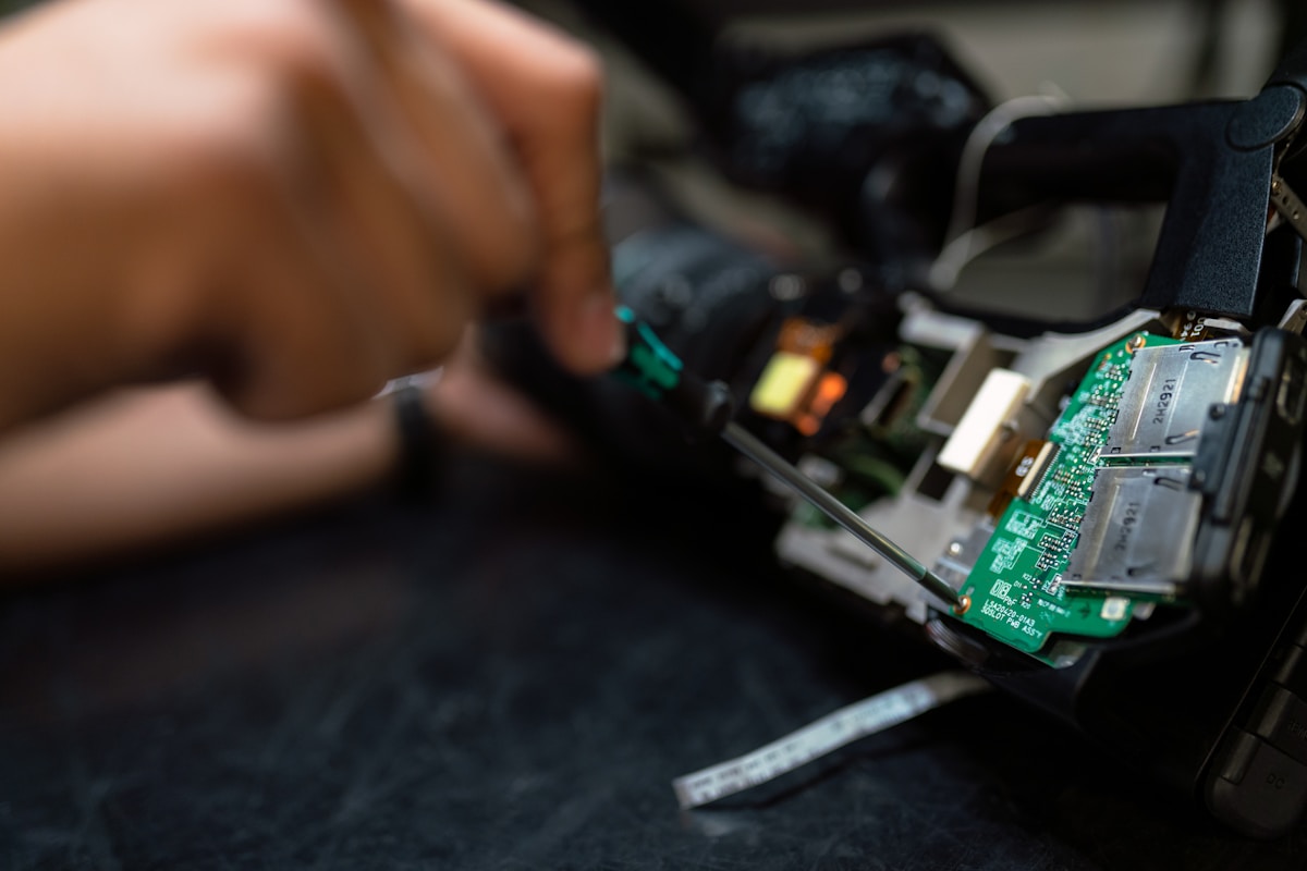 Curing oven and ultrasonic cleaning equipment for electronic component manufacturing